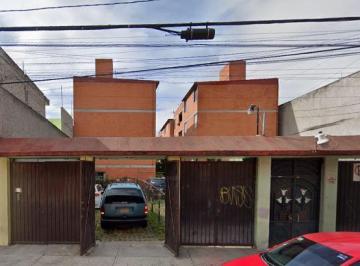 Departamento · 60m² · 2 Recámaras · 1 Estacionamiento · Departamento en Pueblo de San Juan de Aragon!