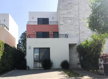 Casa en condominio · 159m² · 3 Recámaras · 2 Estacionamientos · Rento Casa Nueva en Fraccionamiento Villas del Campo, Modelo Ibiza
