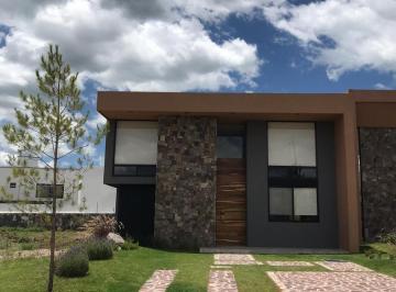 Casa · 288m² · 3 Recámaras · 3 Estacionamientos · Renta Casa en La Campiña del Bosque, Gran Jardín, León, Guanajuato