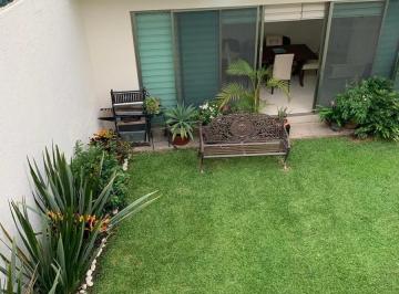 Casa de 4 habitaciones, Cuernavaca · Casa en Venta en Cuernavaca, Palmira, Fraccionamiento con Vigilancia