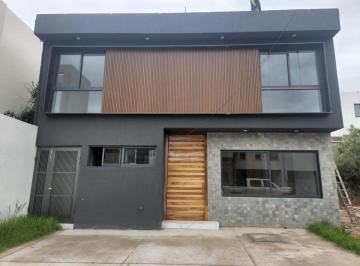 Casa en condominio de 4 habitaciones, Tlajomulco de Zúñiga · Casa con 231 m² Superficie de Terreno, 4 Recámaras en Venta en Bosques de Santa Anita