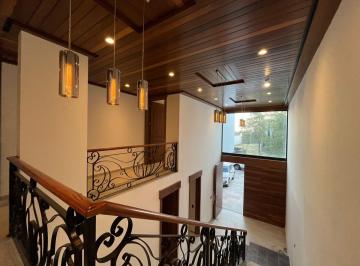 Casa de 4 habitaciones, León · 4 Venta 4 Recamaras Una en Planta Baja, Jacuzzi, y Salón de Usos Múltiples