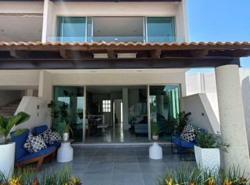 Casa de 3 habitaciones, Xochitepec · Casa con 3 Recámaras, Alberca en Venta, Club de Golf Santa Fe Xochitepec Morelos