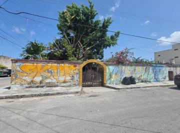 Casa de 2 habitaciones, Cozumel · Oportunidad de Inversión con Amplio Terreno, en Venta, 10 de Abril, Cozumel