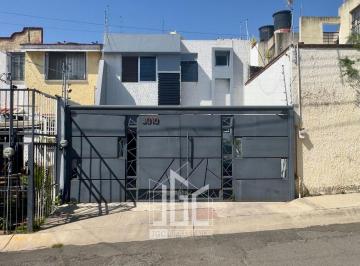 Casa · 110m² · 2 Recámaras · 2 Estacionamientos · Casa en Venta en Fracc. Revolución Tlaquepaque