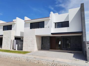 Casa de 3 habitaciones, Querétaro · Casa en Venta en La Vista Residencial, Priv. Roble Querétaro