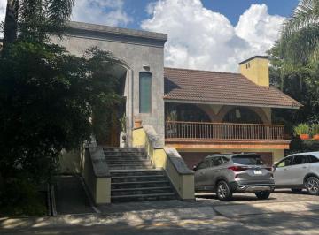 Casa de 3 habitaciones, Tlajomulco de Zúñiga · Casa de Lujo en Club de Golf Santa Anita