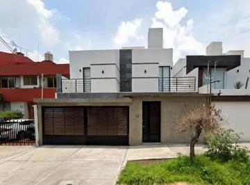Casa de 3 habitaciones, Naucalpan de Juárez · Casa en Ciudad Satelite de Cuatro Habitaciones. ¡Remate Bancario!