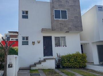 Casa de 3 habitaciones, Corregidora · Casa en Venta en Corregidora