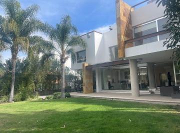 2147e4139940d4f8b54d6cf68ef366de5334bcdcb137f2f4e5841f95d9908397 · Casa en Venta en Jurica en Querétaro