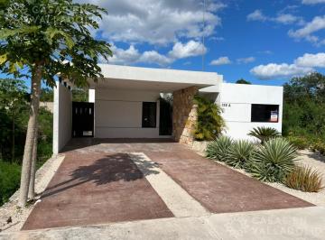 Casa · 180m² · 2 Recámaras · 2 Estacionamientos · Casa en Valladolid
