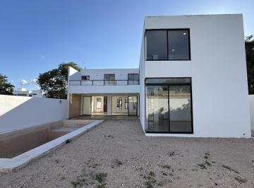 Casa · 312m² · 4 Recámaras · 3 Estacionamientos · Venta de Casa en San Diego Cutz Merida Yucatan