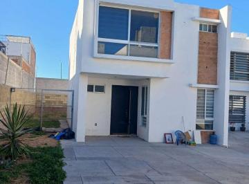 Casa en condominio de 3 habitaciones, León · Casa Venta en Cordillera Arakan, León