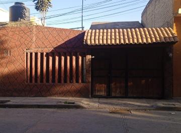 Casa · 174m² · 4 Recámaras · 2 Estacionamientos · Venta de Casa Para Remodelar en Santa Maria Guadalupe La Quebrada, Cuautitlan, Izcalli