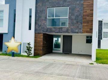Casa · 231m² · 3 Recámaras · 2 Estacionamientos · Casa en Venta en Santa Teresa, Cholula