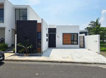 Casa · 115m² · 2 Recámaras · 2 Estacionamientos · Casa en Venta en Lomas de La Rioja, Alvarado, Ver