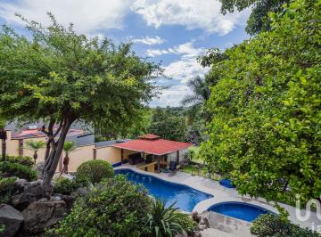 Casa · 415m² · 3 Recámaras · 3 Estacionamientos · Casa en Venta en Club de Golf Santa Fe, Cuernavaca Morelos