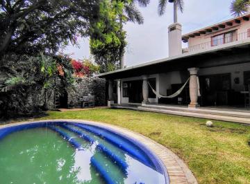 Casa de 5 habitaciones, Cuernavaca · Hermosa Residencia Colonial con 5 Dorm., 585 m² de Terreno en Buenavista, Privada Vigilancia