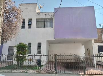 Casa de 5 habitaciones, Zapopan · Casa en Venta en Zapopan Centro - Vicente Guerrero 195