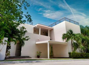 Casa de 4 habitaciones, Solidaridad · Casa con Doble Altura y Rooftop, Alberca Comun, El Encuentro, Playa del Carmen