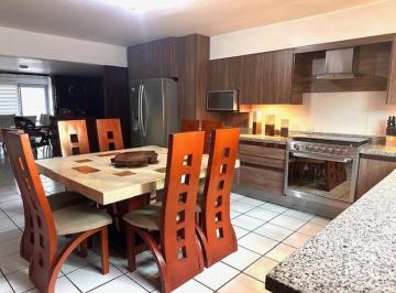 Casa de 4 habitaciones, Guadalajara · Jardines del Bosque Casa en Venta Excelente Ubicacion