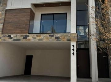 Casa de 3 habitaciones, Monterrey · Casa en Venta Carretera Nacional, Monterrey, N. L.