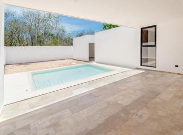 Casa · 387m² · 4 Recámaras · 6 Estacionamientos · Venta de Casa en Privada Provincia Mérida Yucatán