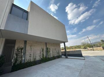 Casa en condominio de 3 habitaciones, Querétaro · Escelente Residencia en Venta en Cond. Lagos Juriquilla. Fracc. Cumbres del Lago Queretaro