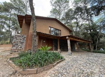 Casa en condominio · 166m² · 3 Recámaras · Casa Cabaña en Venta en Fraccionamiento Pinares Tapalpa Jalisco