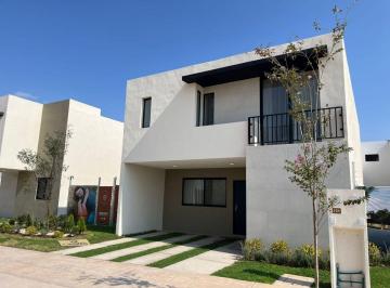 Casa de 4 habitaciones, San Luis Potosí · Casa en Carretera Rio Verde - Cantabria Residencial