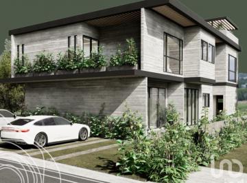Casa · 600m² · 4 Recámaras · 4 Estacionamientos · Casa en Venta en Bosque Real
