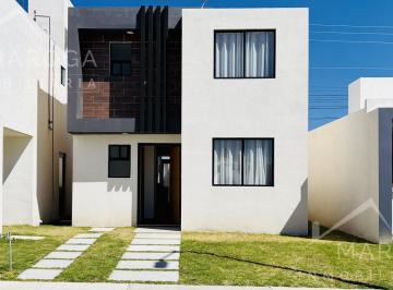 Casa · 78m² · 2 Recámaras · 2 Estacionamientos · Casa de Dos Niveles Equipada, 120 m² de Terreno