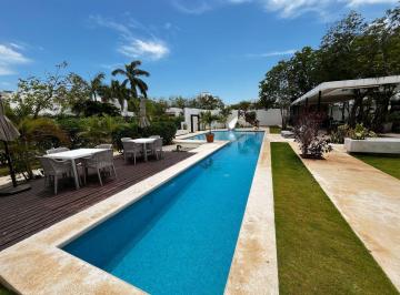 POOL · Casa en Venta con Acabados de Marmol en Residencial Bosques de Bambu Playa del Carmen
