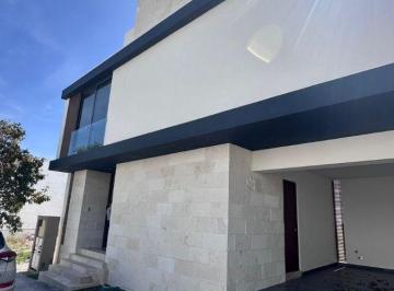 Casa de 3 habitaciones, San Luis Potosí · Casa en Venta en La Privada Lomas del Pedregal - a 5 Min de Plaza The Park