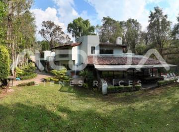 Casa en condominio de 8 habitaciones, Valle de Bravo · Casa Dentro de Club de Golf Avandaro