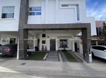 Casa de 3 habitaciones, Chihuahua · Casa en Venta en Puerta Esmeralda