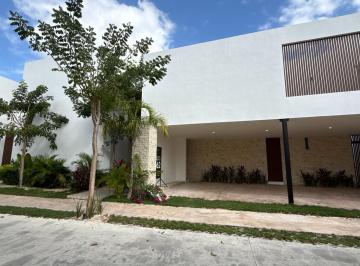 Casa · 562m² · 4 Recámaras · 4 Estacionamientos · Venta de Casa en El Origen Residencial Merida Yucatan