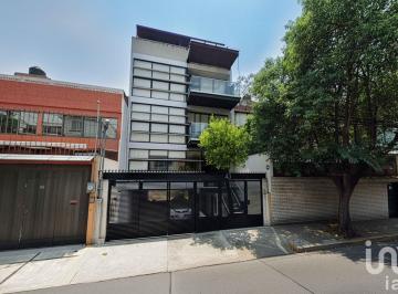 Edificio · 610m² · 7 Recámaras · 6 Estacionamientos · ¡Vive y Trabaja en El Mismo Lugar! Edificio en Venta en Anzures, Oficina en Pb y 2 Departamentos.