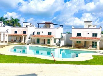 Casa en condominio de 4 habitaciones, Cuernavaca · Casas Nuevas con Alberca en Fracc. La Herradura, Cuernavaca Morelos.