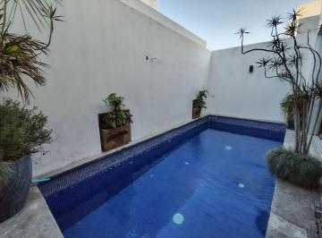 Casa en condominio de 3 habitaciones, Zapopan · Venta de Casa en Valle Imperial con Alberca.