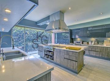 Casa · 750m² · 3 Estacionamientos · Casa Circuito Hacienda de La Ronda, Valle de Las Palmas, Huixquilucan