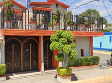 Casa de 4 habitaciones, Tultitlán · Venta de Casa en Valle Verde, Tultitlan. Recuperacion Bancaria