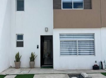 Casa · 74m² · 3 Recámaras · 2 Estacionamientos · Pozo de Luna Mod Malbec