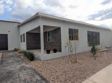 Casa · 549m² · 3 Recámaras · 12 Estacionamientos · Casa en Valle de Chihuahua