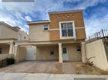 Casa · 3 Recámaras · 2 Estacionamientos · Casa en Venta en Senda Real