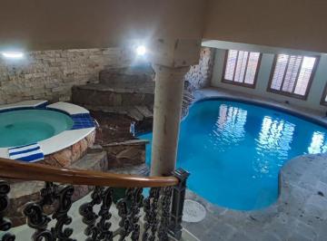 Casa · 596m² · 4 Recámaras · 4 Estacionamientos · Casa en Venta en Lomas del Valle