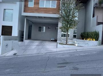 Casa · 2 Estacionamientos · Casa en Venta en Fraccionamiento Cimarron