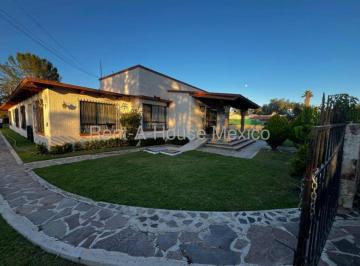 Casa de 6 habitaciones, Tequisquiapan · Vendo Casa en Privada de Tequisquiapan Alberca Privada 6 Recamaras 7 Baños 10 Autos Ver Descripción