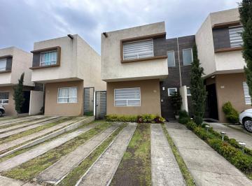 Casa · 96m² · 2 Estacionamientos · Casa en Venta en Villas San Fernando Calimaya