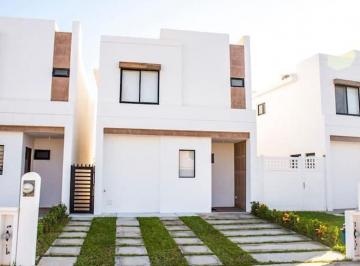 Casa de 3 habitaciones, Mazatlán · Casa en Venta en Mazatlán en Residencial Palmilla a Una Cuadra de La Playa
